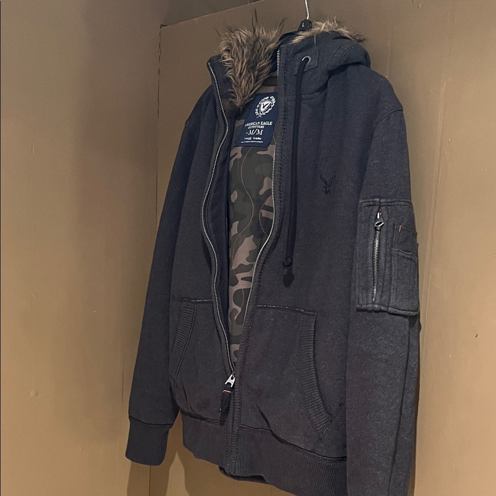 American Eagle Men's Insulation Winter Hooded Jacket w/Faux Fur Trim Sz M